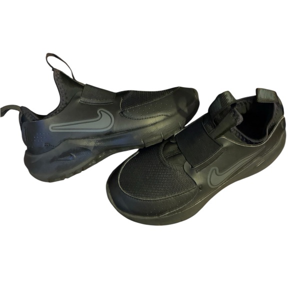 Kids Black Nike Slip-On Sneakers - Picture 3 of 5